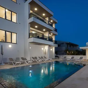 Prestige 1 Apartment